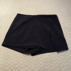 Black Skort